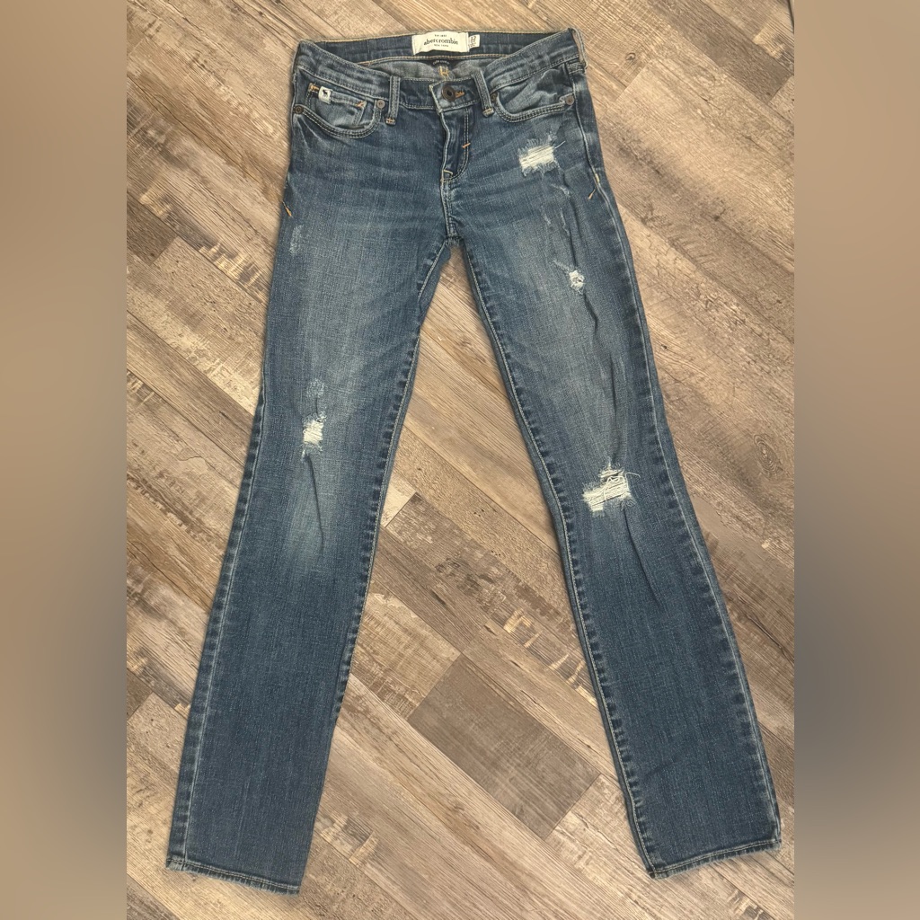 Abercrombie & Fitch Distressed Jeans - Blue Kids Size 12 Slim